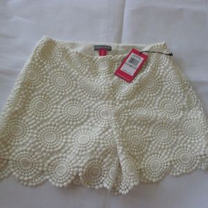 NWT - VINCE CAMUTO fully lined shorts - sz 0P - MSRP $119.00